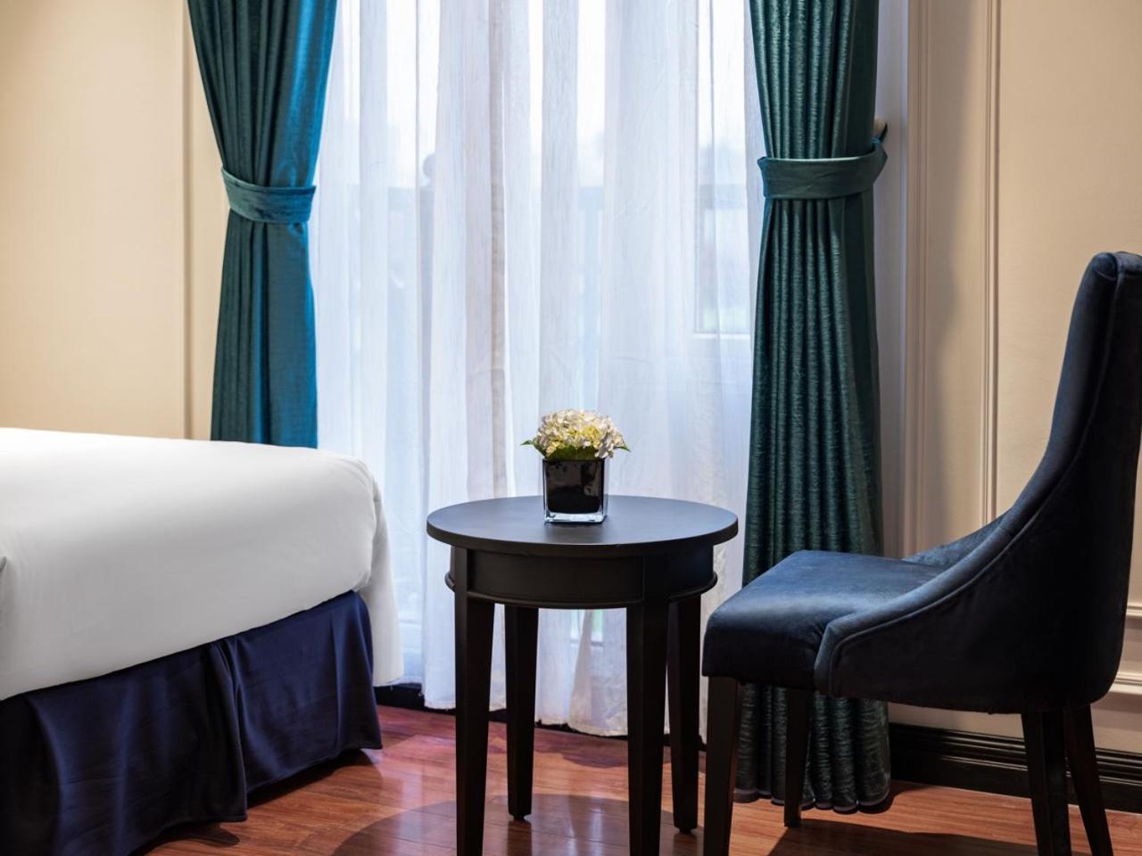 The Flower Boutique Hotel & Travel Hanoi Exterior photo